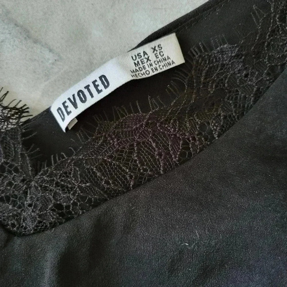 Black Camisole Top lined  Lace Trim XS new - Picture 2 of 5